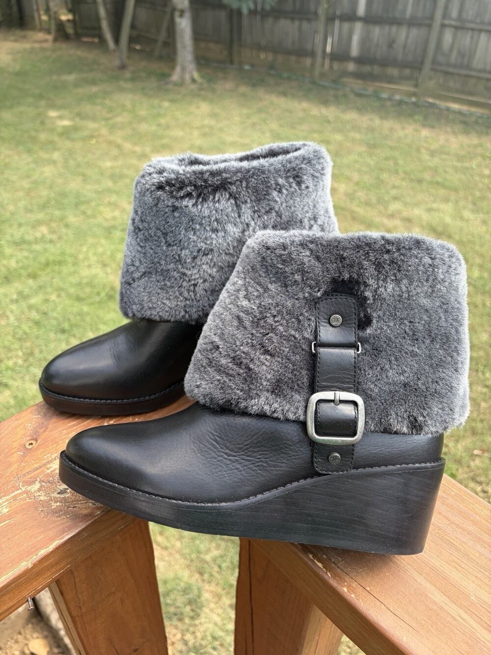 Johnston & Murphy Etta Wedge Boot Bootie Black Leather Faux Fur Buckle Size 7